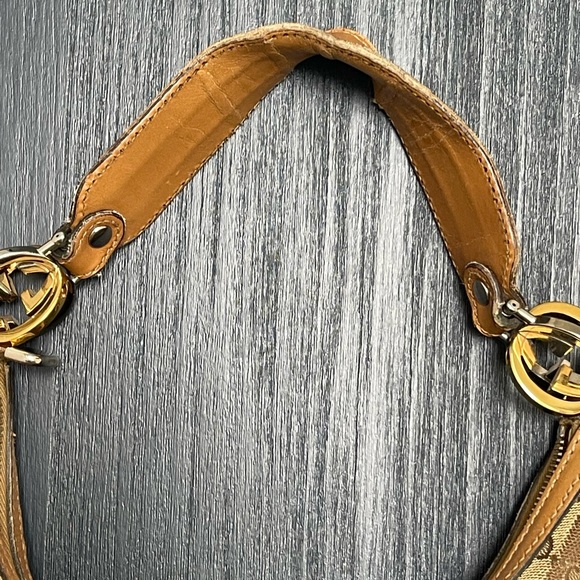 Gucci Monogram Hobo with hood and silver hardware - Picture 5 of 16